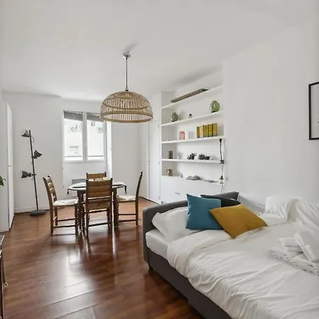 Le Marais - Place Des Vosges Studio Apartment *