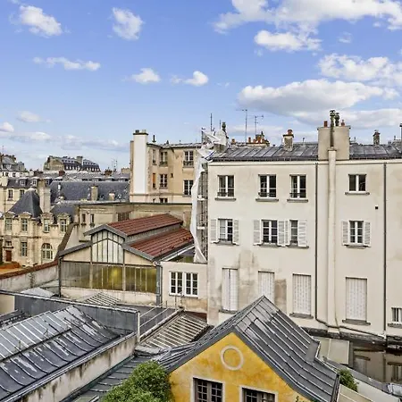 Le Marais - Place Des Vosges Studio Apartment